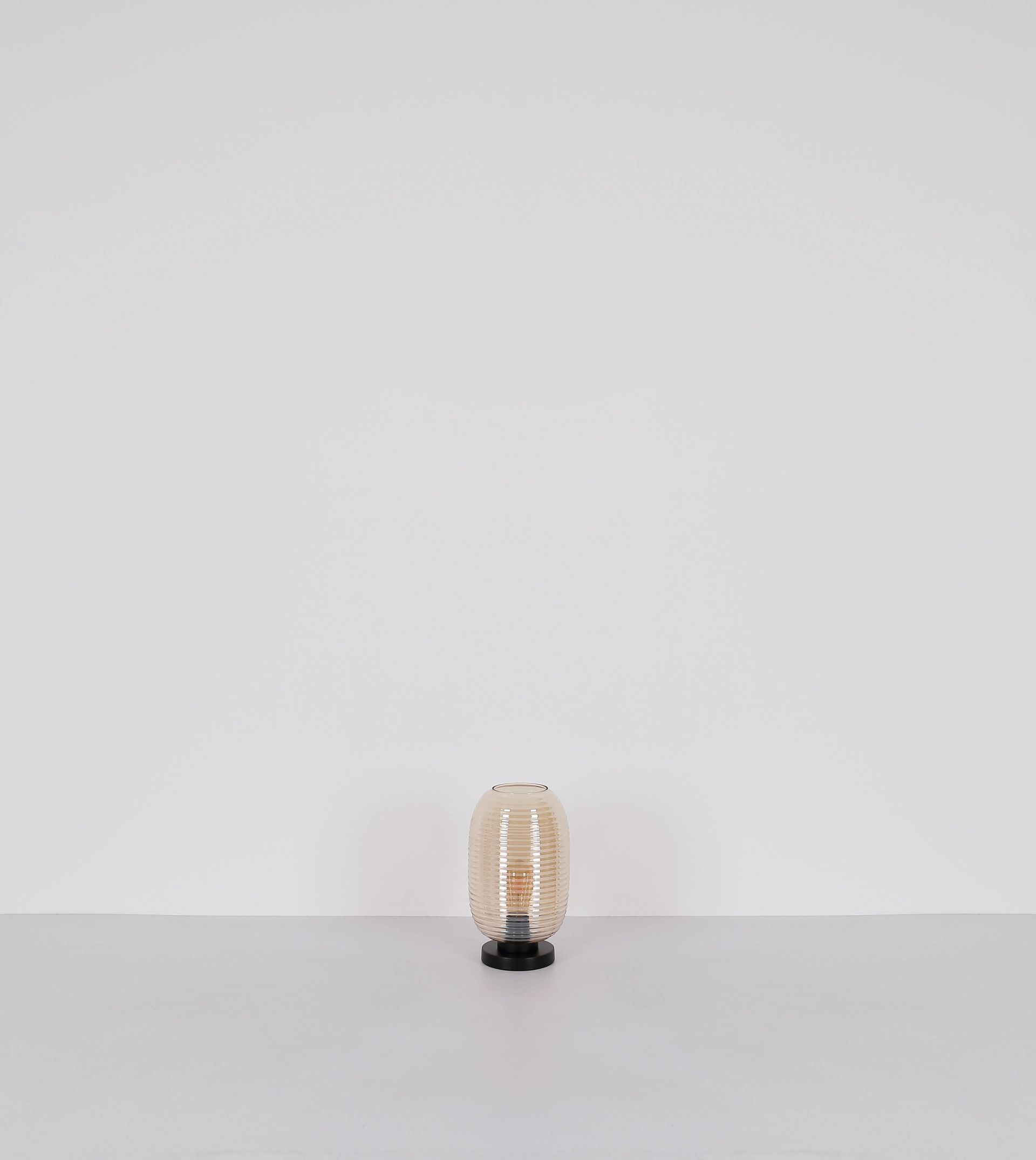 globo-lampedetable-jefrey-ambre-verre-ø20cm-e27-15794ta-1