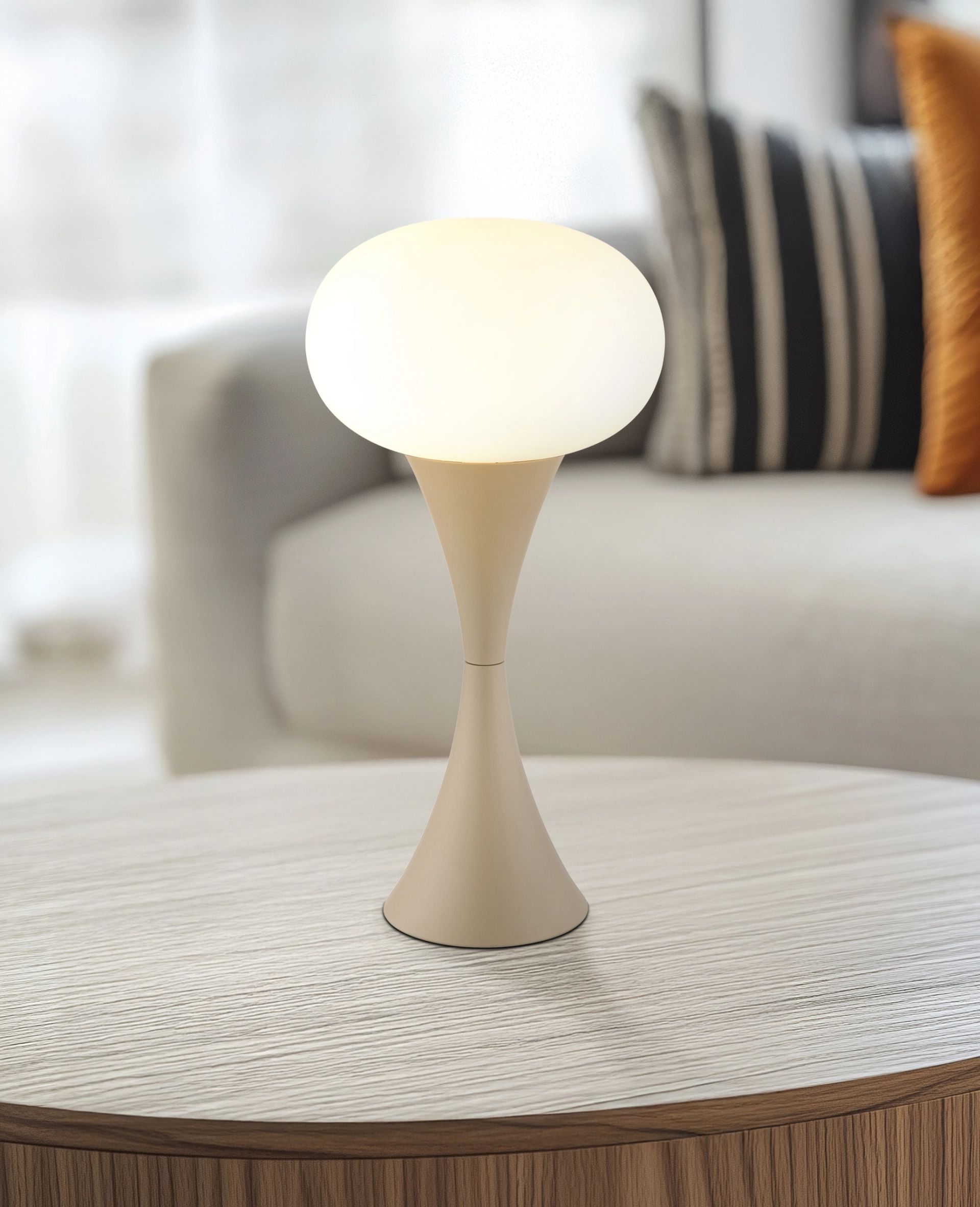 globo-lampedetable-lula-beige-métal-ø18cm-e14-21027sa-1