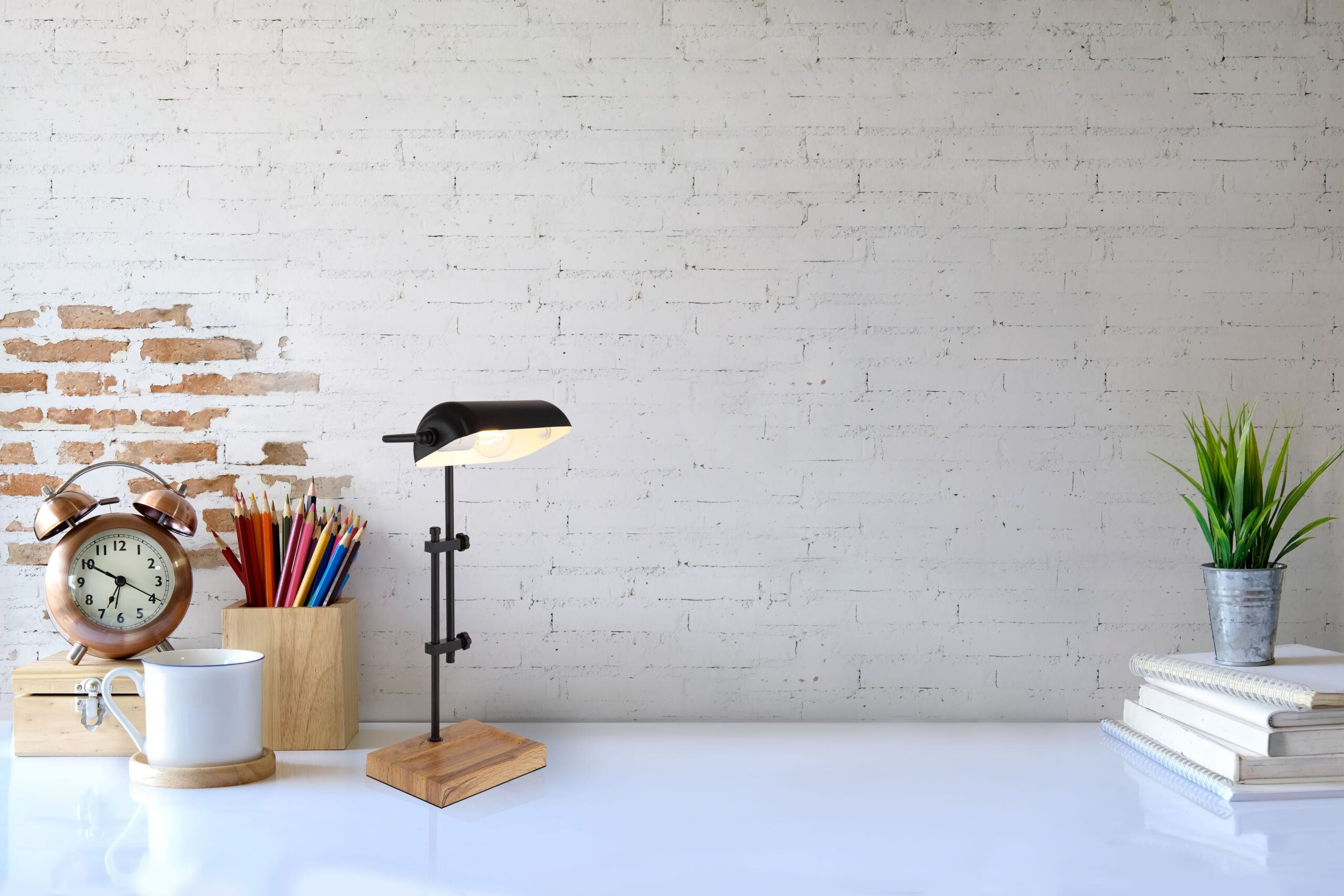 globo-lampedetable-marid-noir-métal-lampedenotaire-e27-24918-1