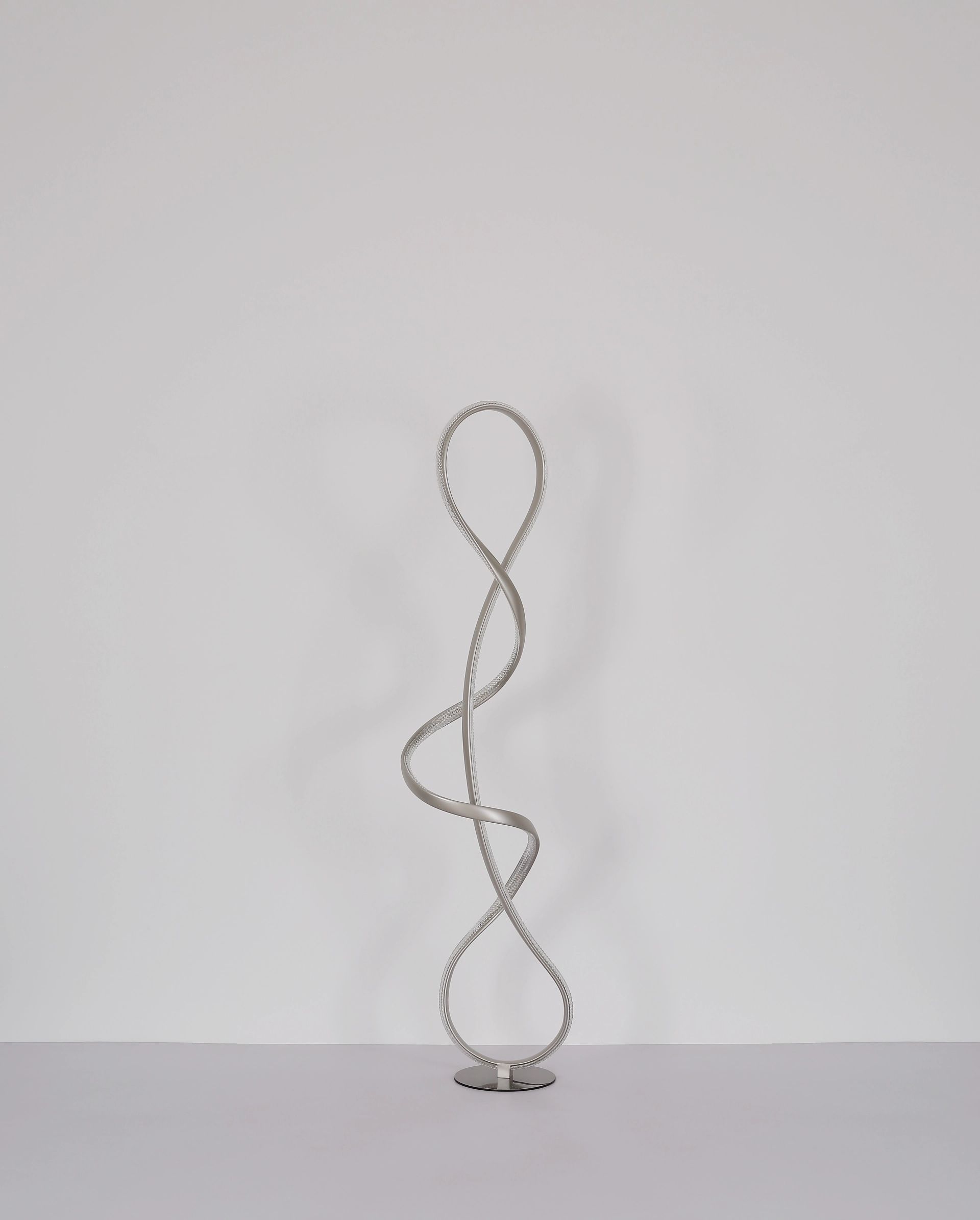 globo-lampedetable-swirl-acier-métal-led-67341sn-1