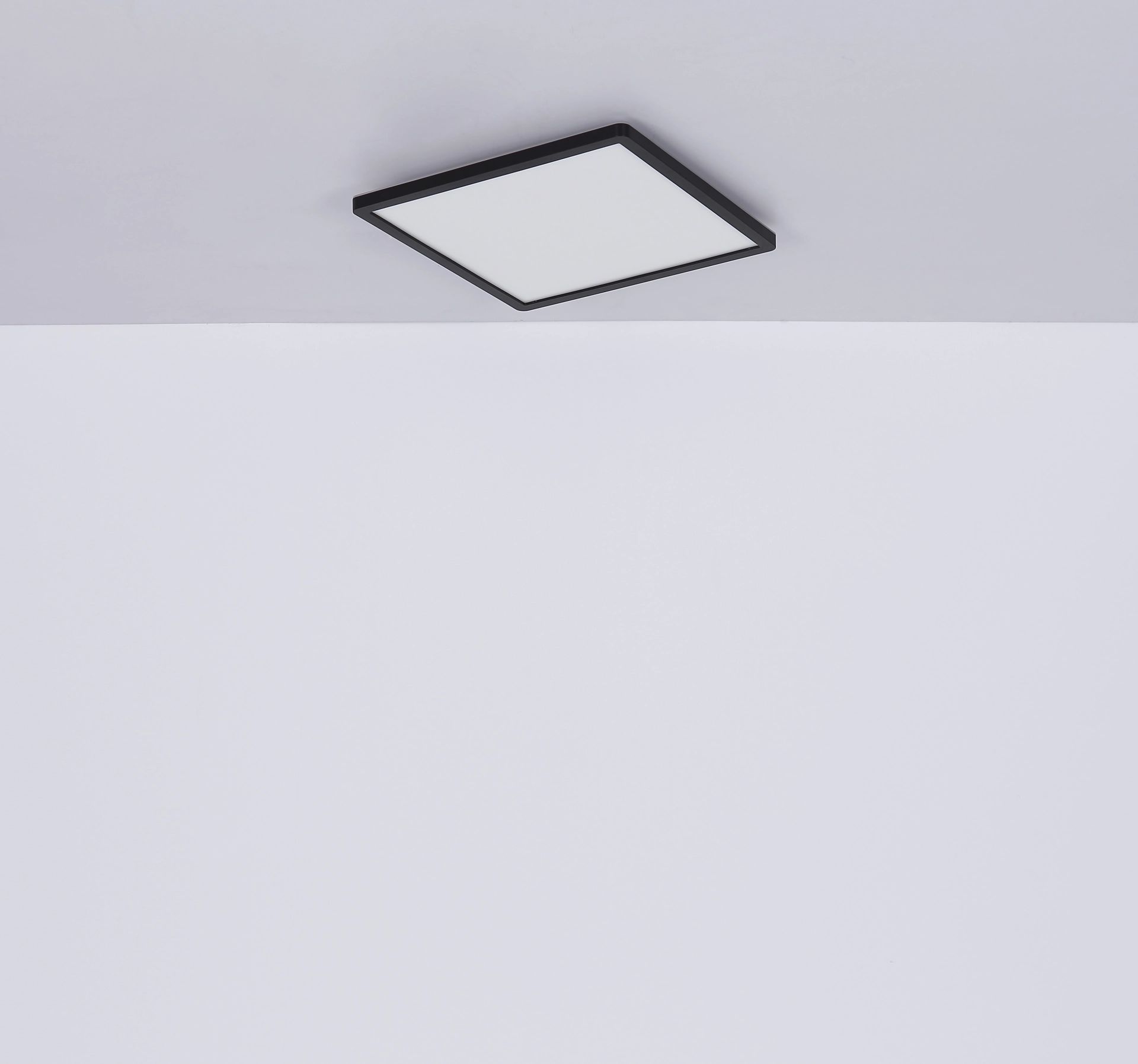 globo-plafonnier-sapana-noir-plastique-plafonnier-led-41563-18b-1