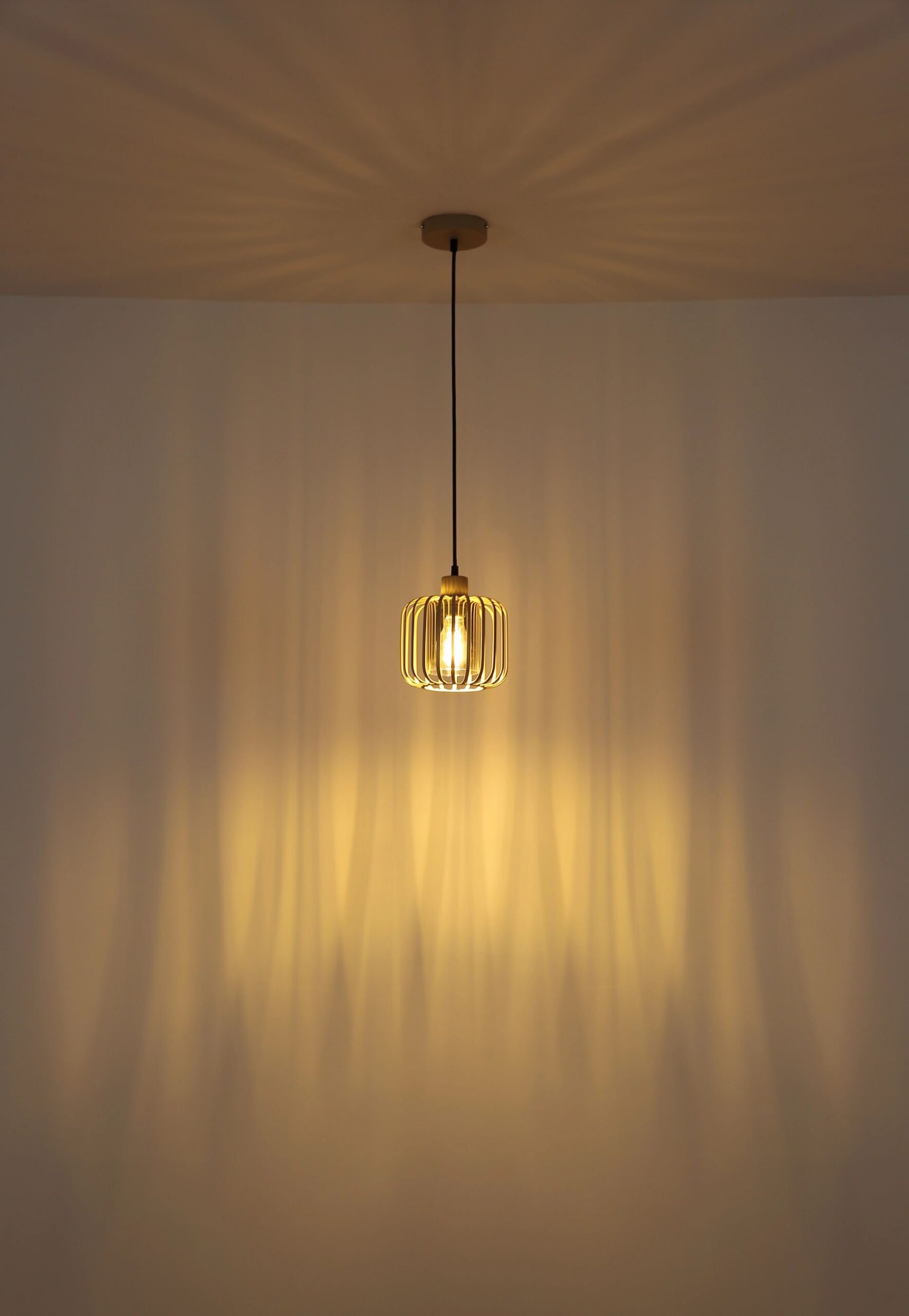 globo-suspension-alfred-beige-métal-ø18cm-e27-15758h-1