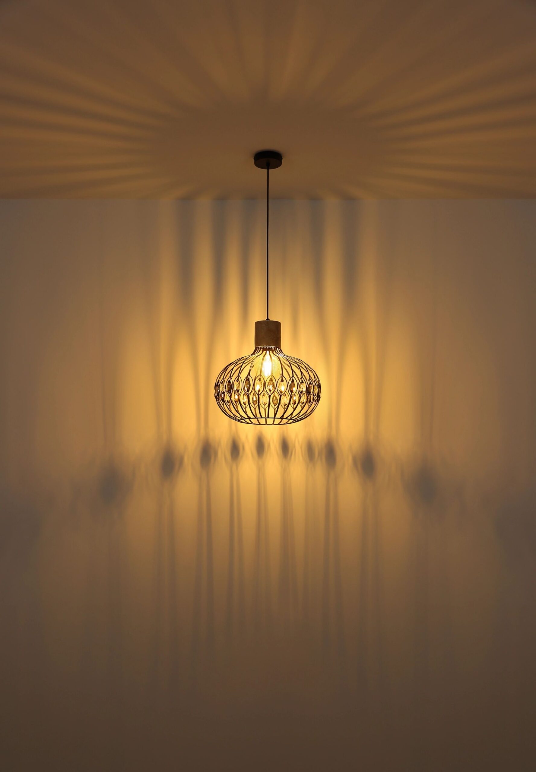 globo-suspension-dorthy-noir-métal-ø38cm-e27-15778h-1