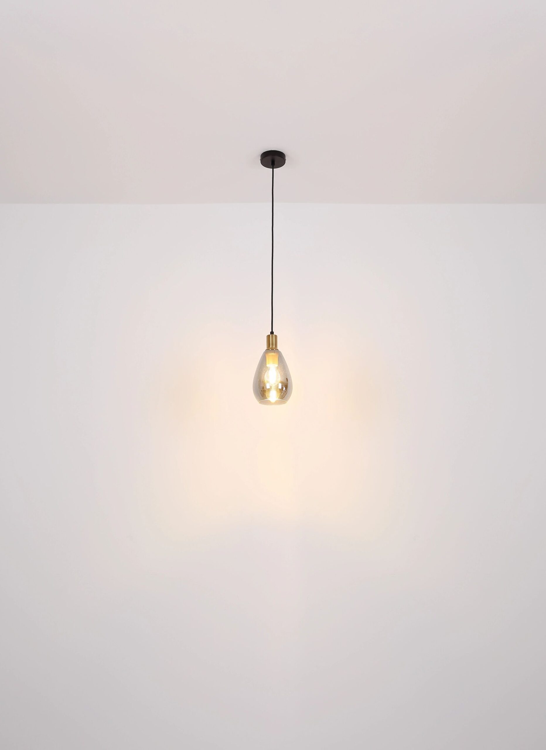 globo-suspension-fanni-noir-verre-ø15cm-e27-15563h-1