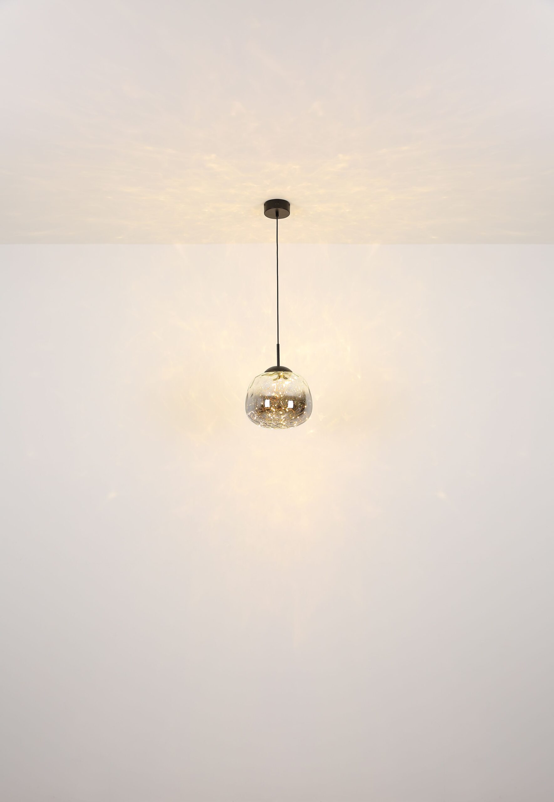 globo-suspension-firefly-noir-verre-ø30cm-led-15642-1