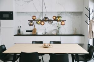 globo-suspension-riha-multicolore-verre-grandelampedetableàmanger-g9-56142-9h-1