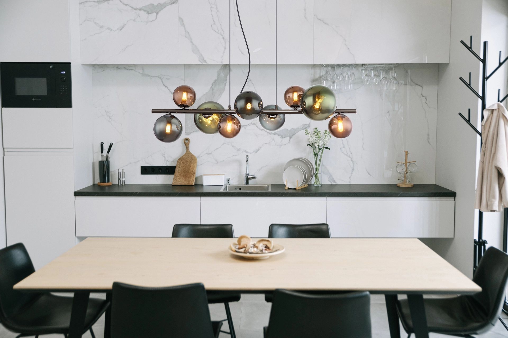 globo-suspension-riha-multicolore-verre-grandelampedetableàmanger-g9-56142-9h-1