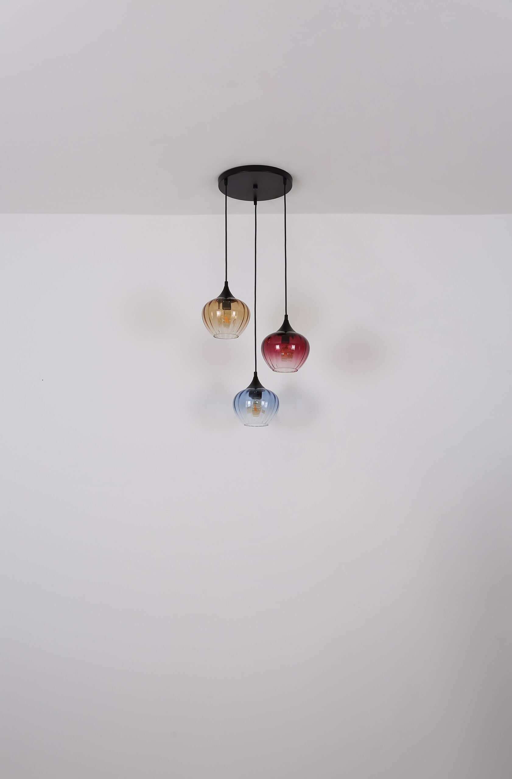 globo-suspension-toy-multicolore-verre-grandelampedetableàmanger-e27-30140417-1