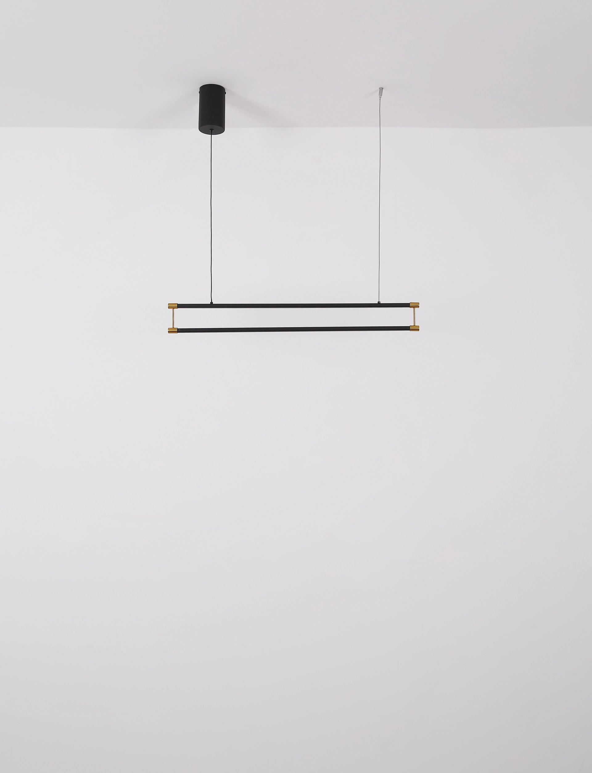 suspensionmodernenoireavecdétailsdoréskayson-1