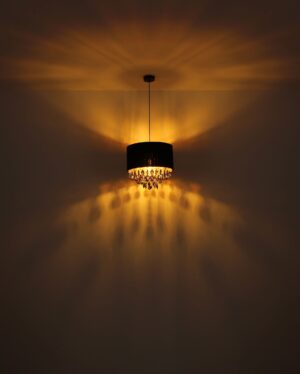 suspensionnoireavecdétailsdorésetcristal.coletta-1