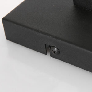 appliquemuralenoireavecabatjourencordeetliseusesteinhauerstang-14