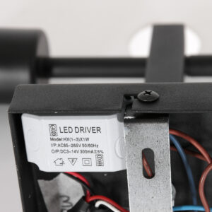 appliquemuralenoireavecabatjourencordeetliseusesteinhauerstang-16