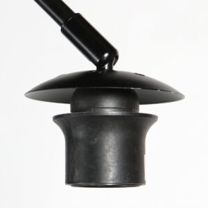 lampadairearquénoiravecabat-jourenlinetintérieurdoréannelightcurve-5