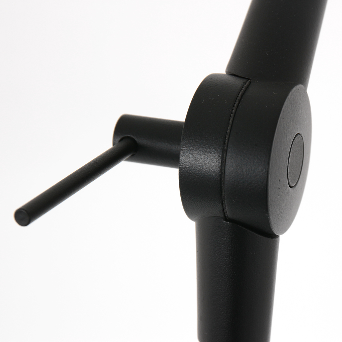 lampadaireavecgrandabat-jourenbambouetbasenoiresteinhauerprestigechic-11