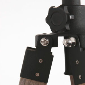 lampadairetrépiedenboisavecabat-jourenliègemexlitetriek-5