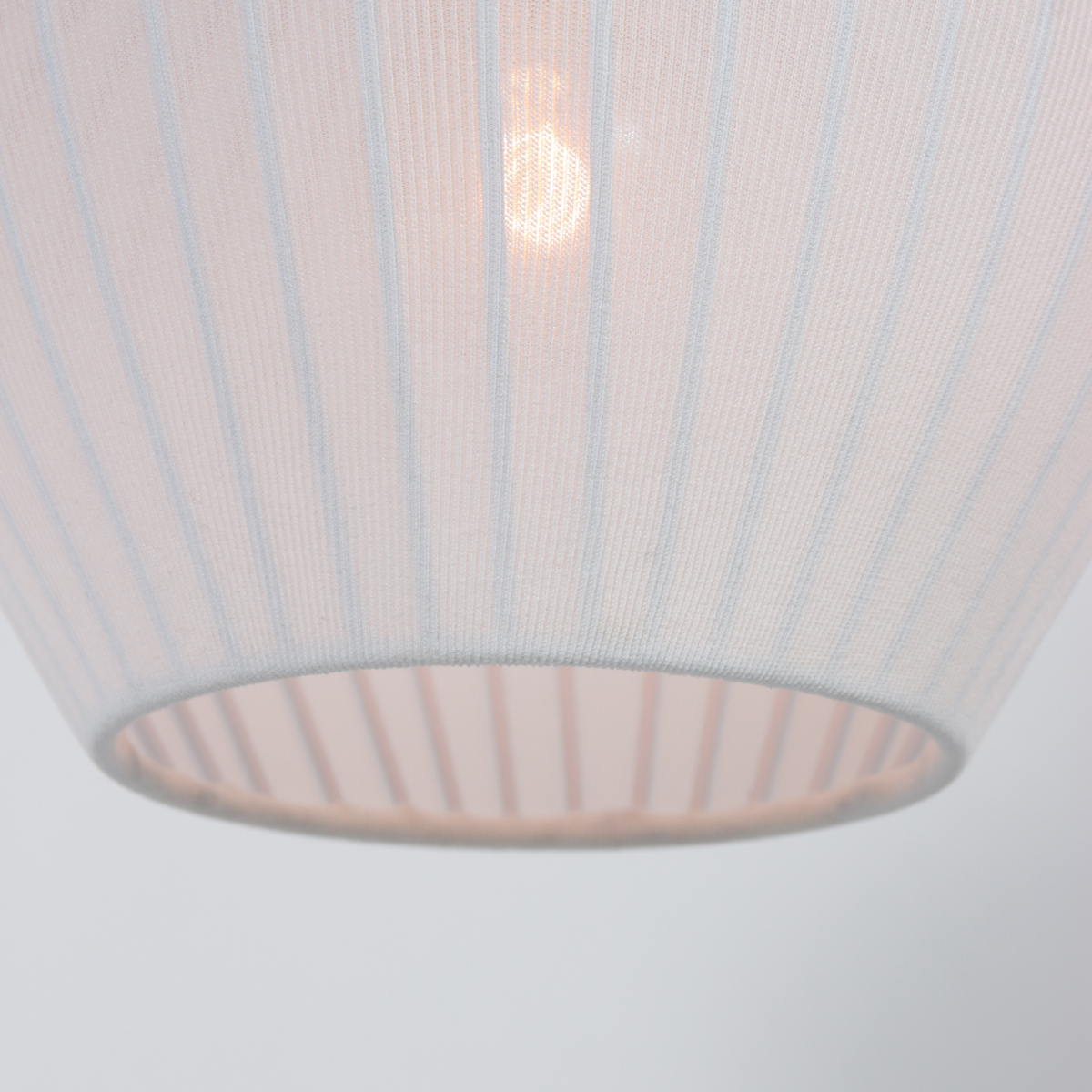 suspensiontroislumièresavecabat-jourenlinetdétailsentravertinannelighttravino-5